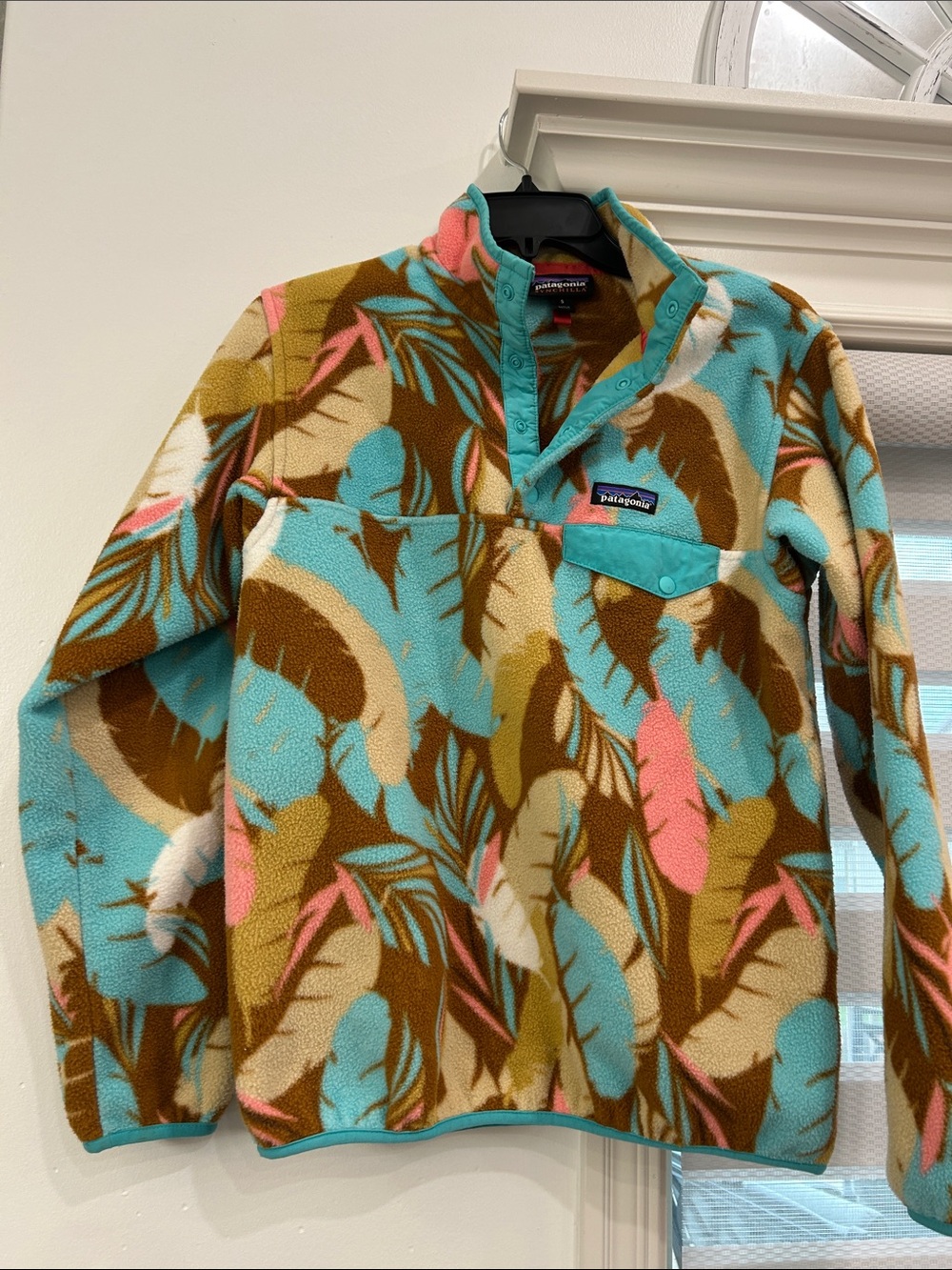 Patagonia Kids Teal, Brown & Pink Feather-Print Fleece Pullover